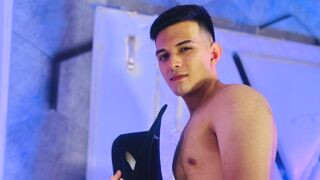 RonaldMarin 24 male nude related cam model profile
