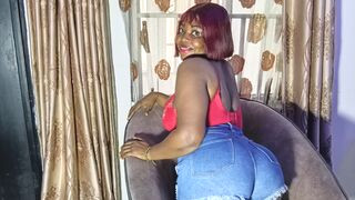 RonaniDonald 31 female fetish strip cam model profile