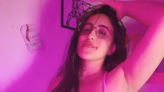 RosaWeys 22 female erotic cam model profile