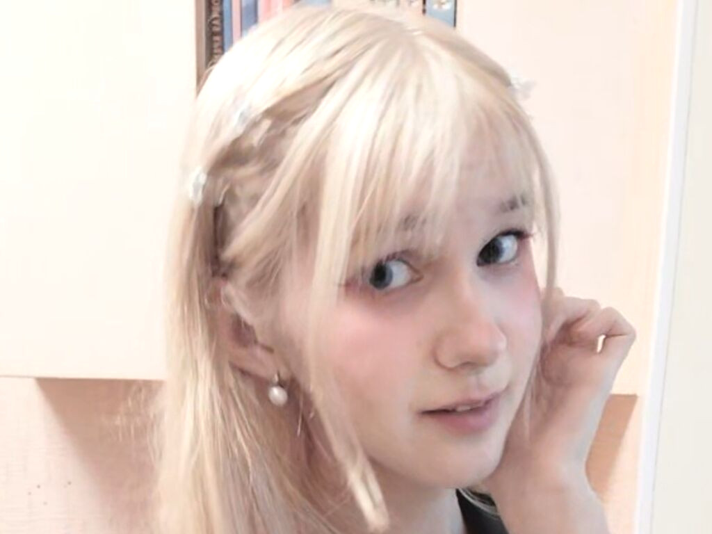 RosalieHouman nude cam model profile photo