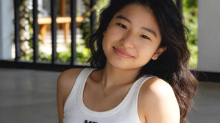 RubyZames 19 female live cam model profile