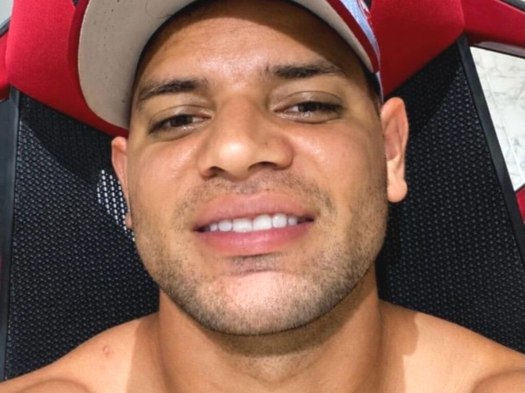 RyanVega naked cam model gallery photo