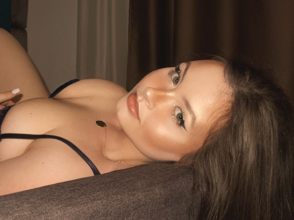 SageVance naked cam model gallery photo