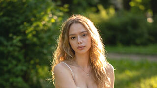 SalleySheladia 18 female erotic cam model profile