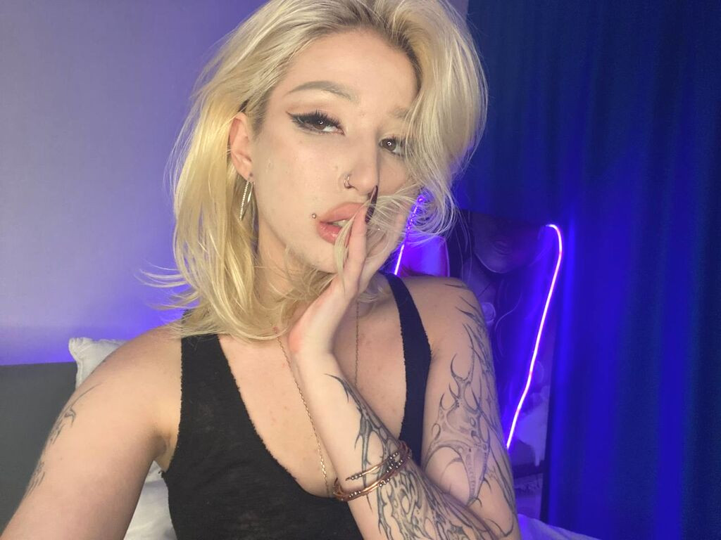 SallyChaa nude cam model profile photo