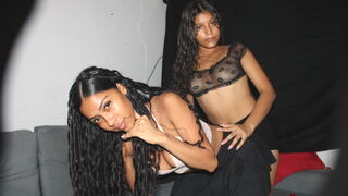 SaloandSilvana 18 female lesbian naked related cam model profile