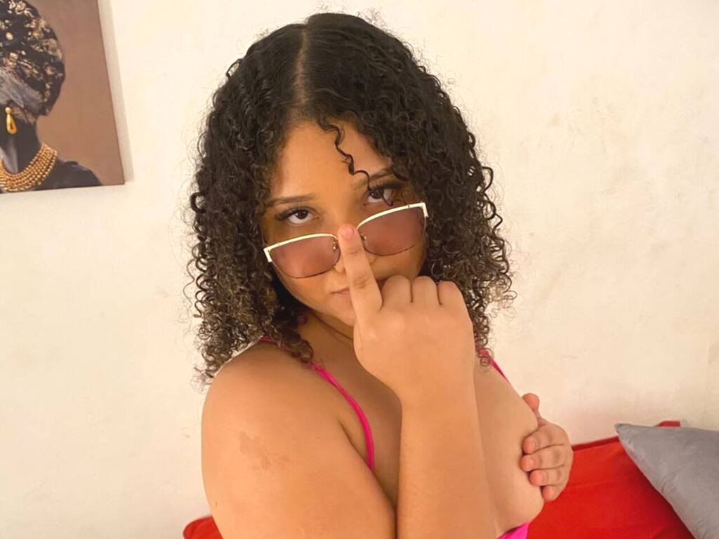 SalomeJones nude cam model profile photo