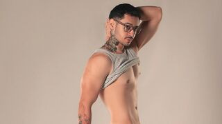 SalvatoreCost 20 male naked related cam model profile