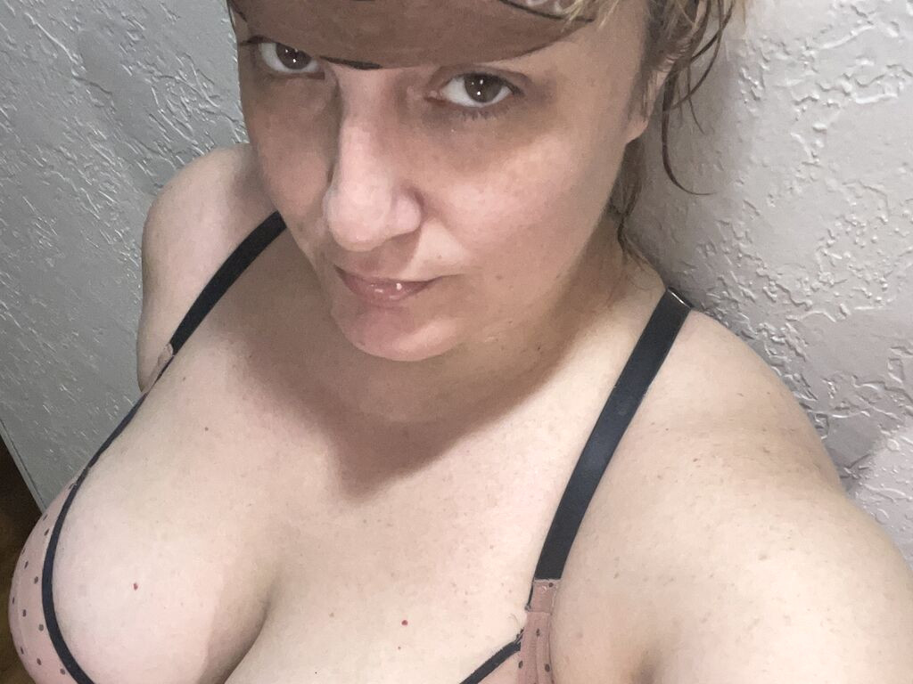 SamieAldridge nude cam model profile photo