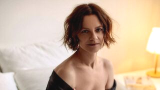 SandyWay 38 female live cam model profile