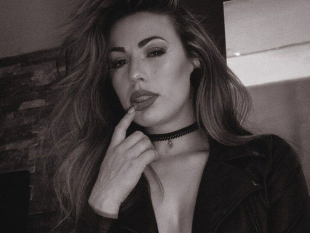 SanyWonder nude cam model profile photo