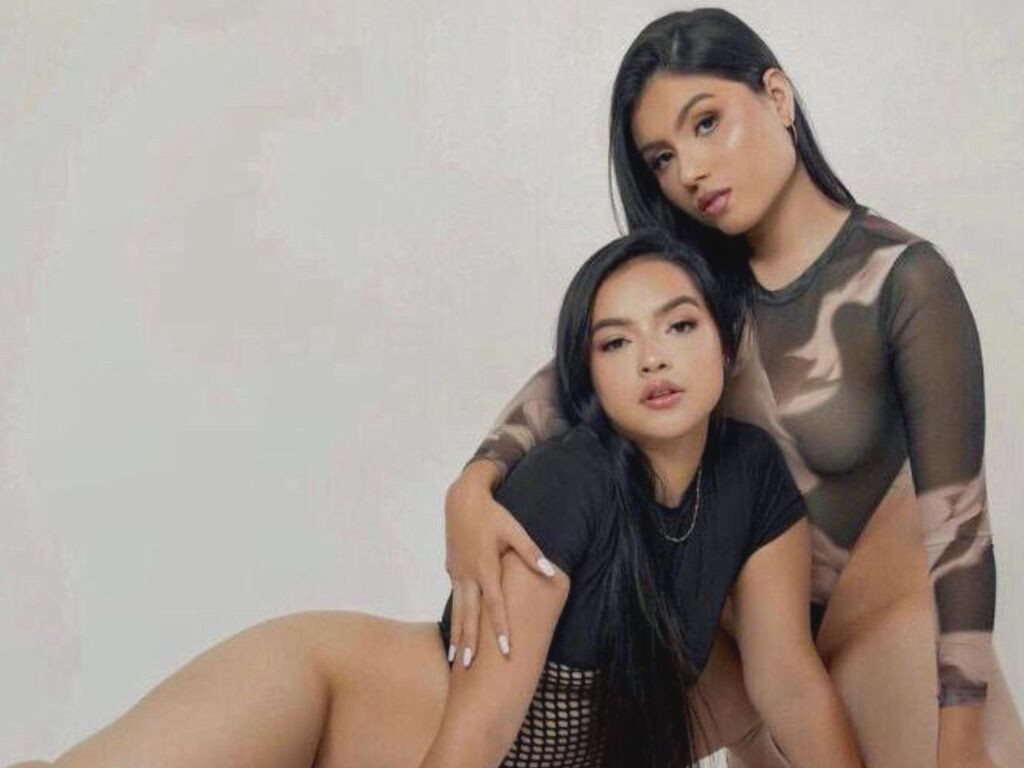 ScarletAndNaomi nude cam model profile photo