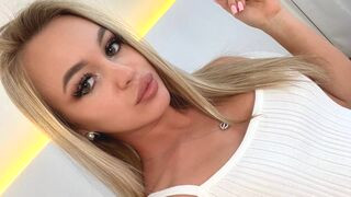 SelenaDepaoli 20 female sexy cam model profile