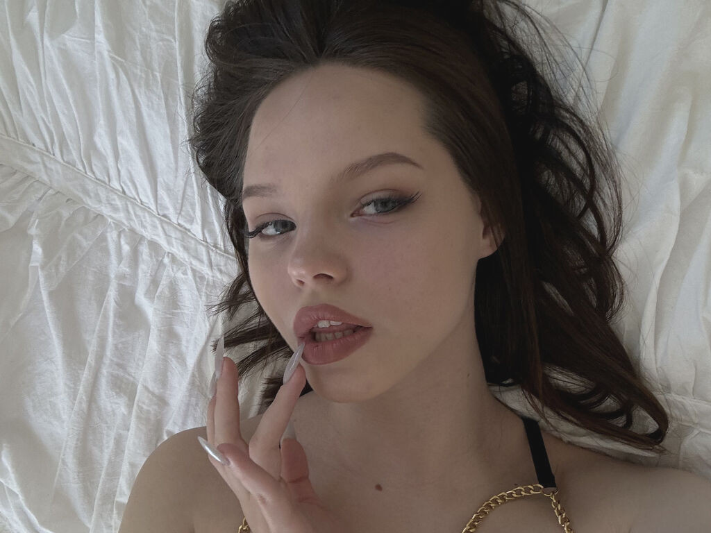 SelenaNoelle nude cam model profile photo