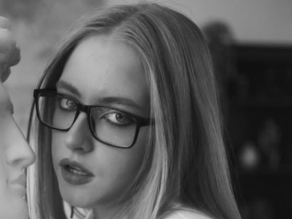 SheliaEdwards nude cam model profile photo