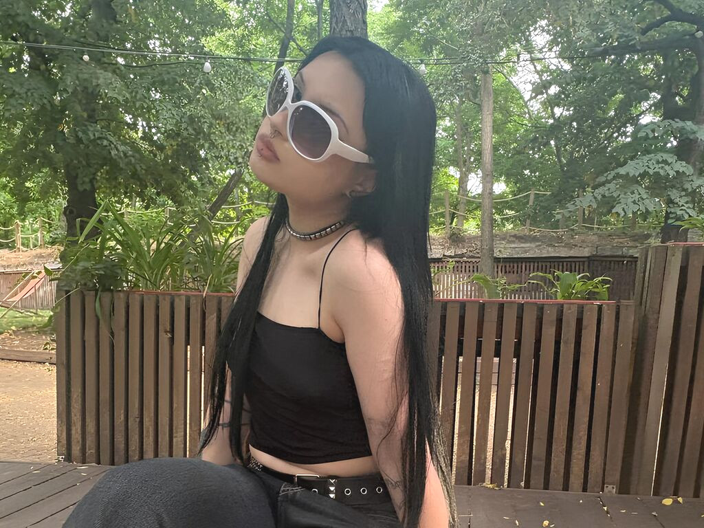 ShemikaGnerre nude cam model profile photo