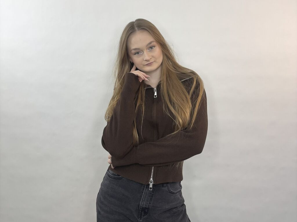 SigneKeatley nude cam model profile photo