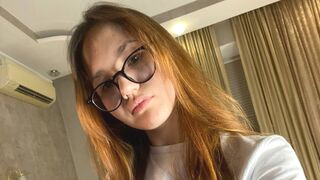 SilvanaTopps 18 female sexy cam model profile