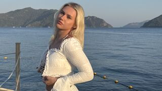 SindyPitt 20 female sexy cam model profile