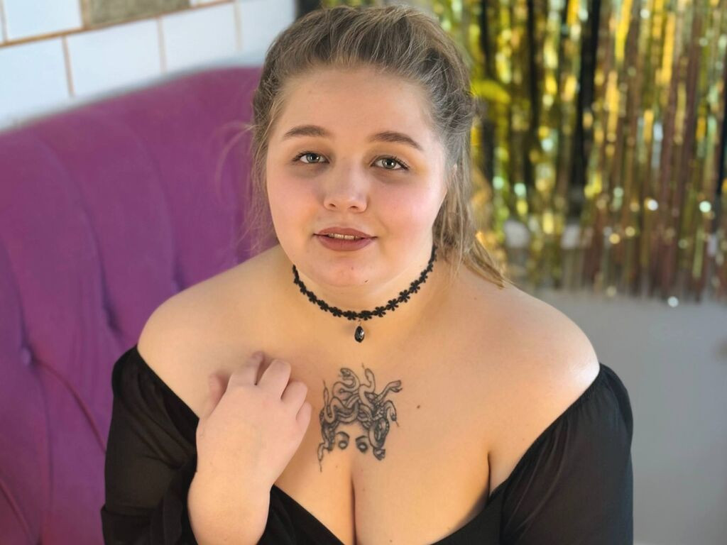 SladaDell naked cam model gallery photo