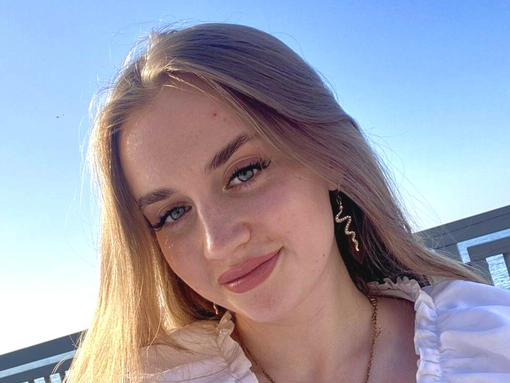 SonyMiller naked cam model gallery photo
