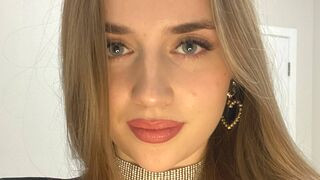 SonyMiller 18 female nude cam model profile