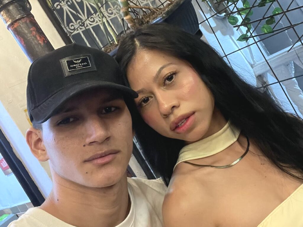 SophiAndJack nude cam model profile photo