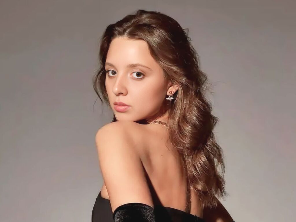 SophiaNoels naked cam model gallery photo