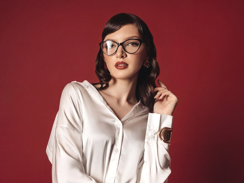 SophiaProve nude cam model profile photo