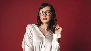 SophiaProve 20 female naked cam model profile