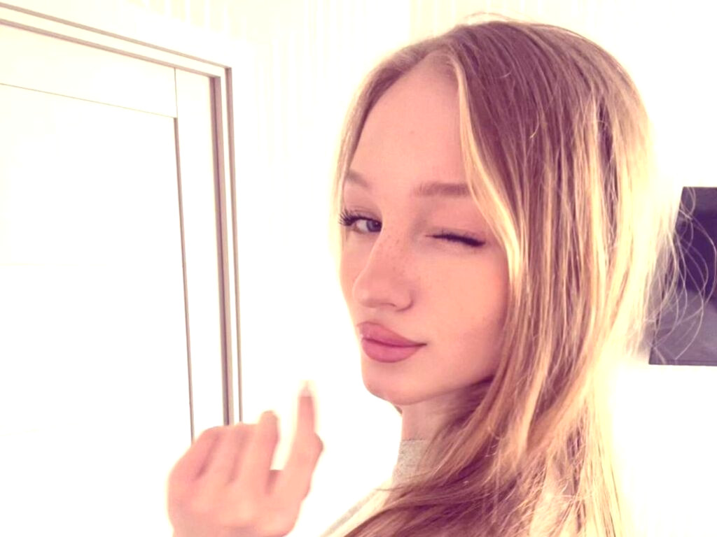 SophiaSutch naked cam model gallery photo