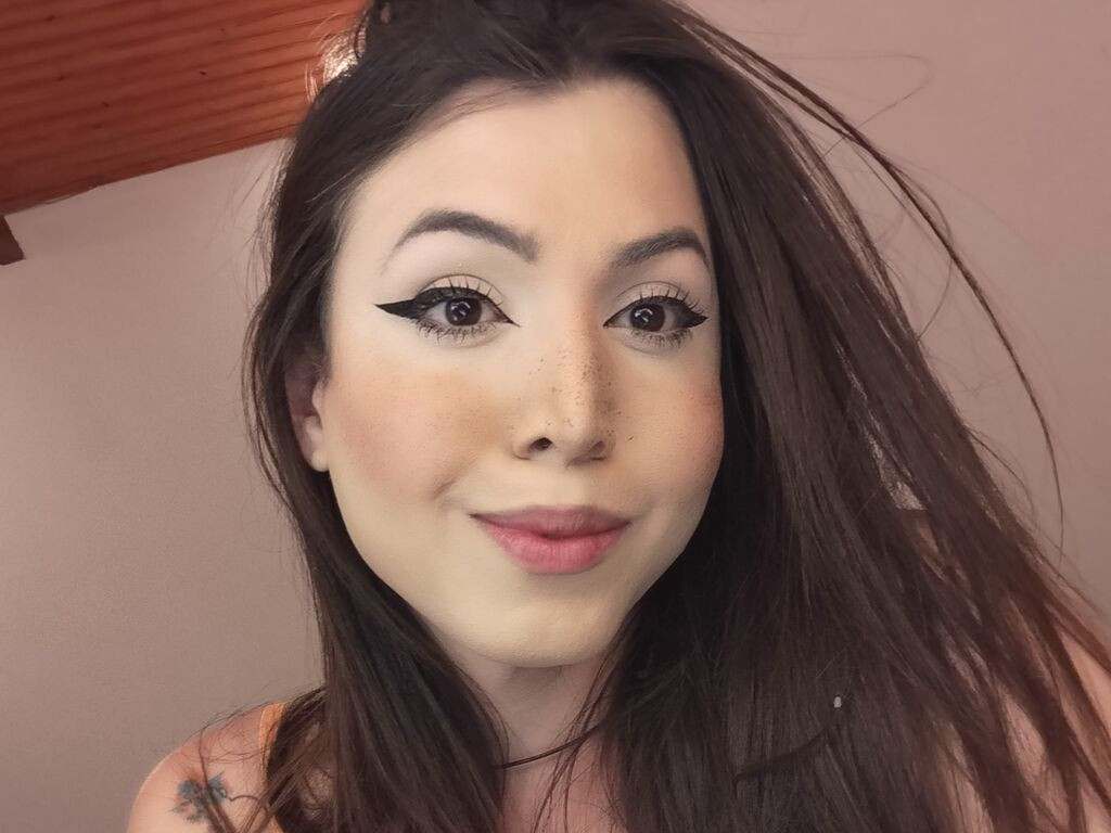 SophieCristal nude cam model profile photo