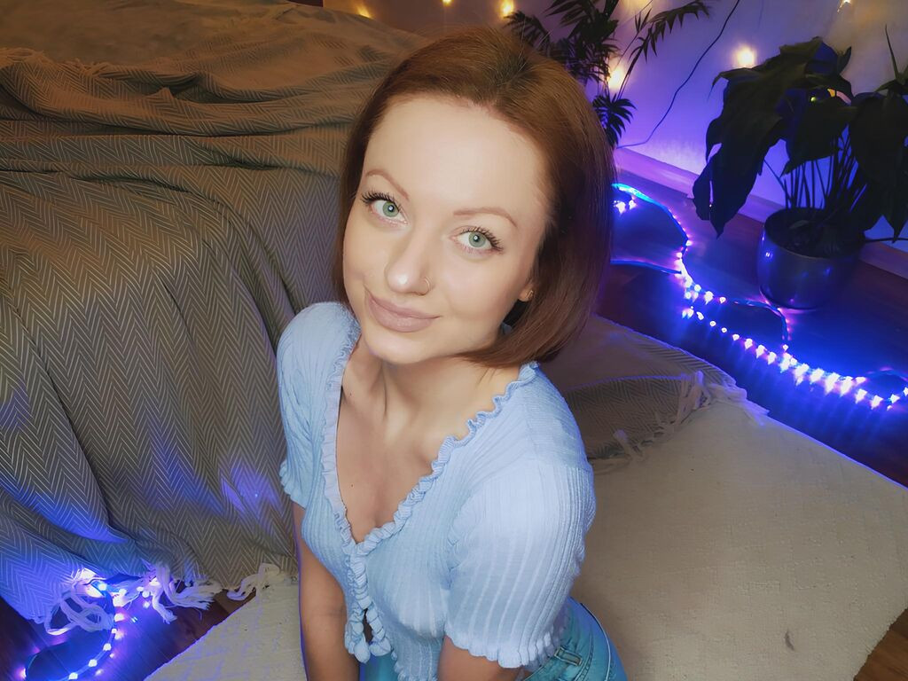 SophieLeroux naked cam model gallery photo
