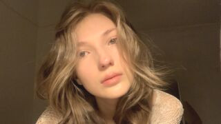 SophieLix 21 female sexy related cam model profile