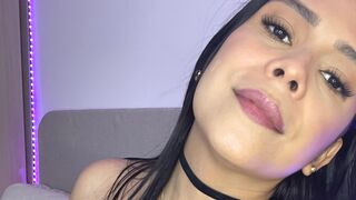SophieMartinez 34 female naked cam model profile
