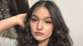 SorayaBenezra 18 female erotic cam model profile