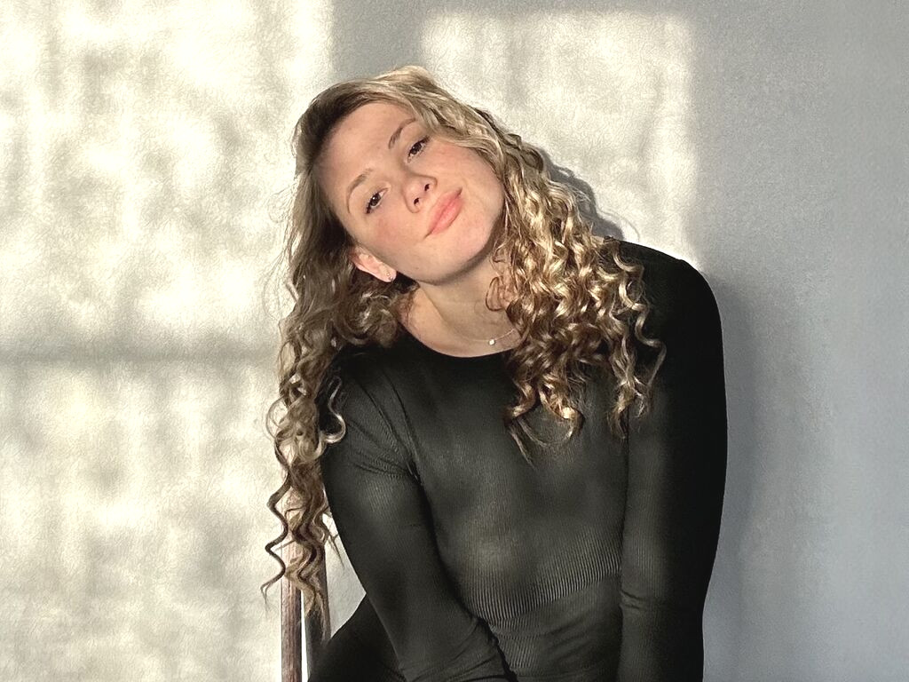 StefanyKovalski nude cam model profile photo