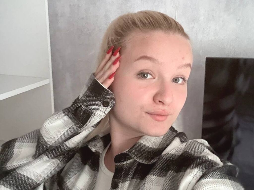 StephanieAnderso Naked