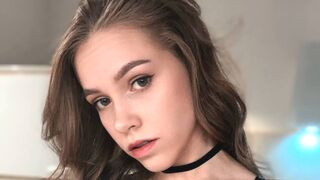 StoneeEva Nude