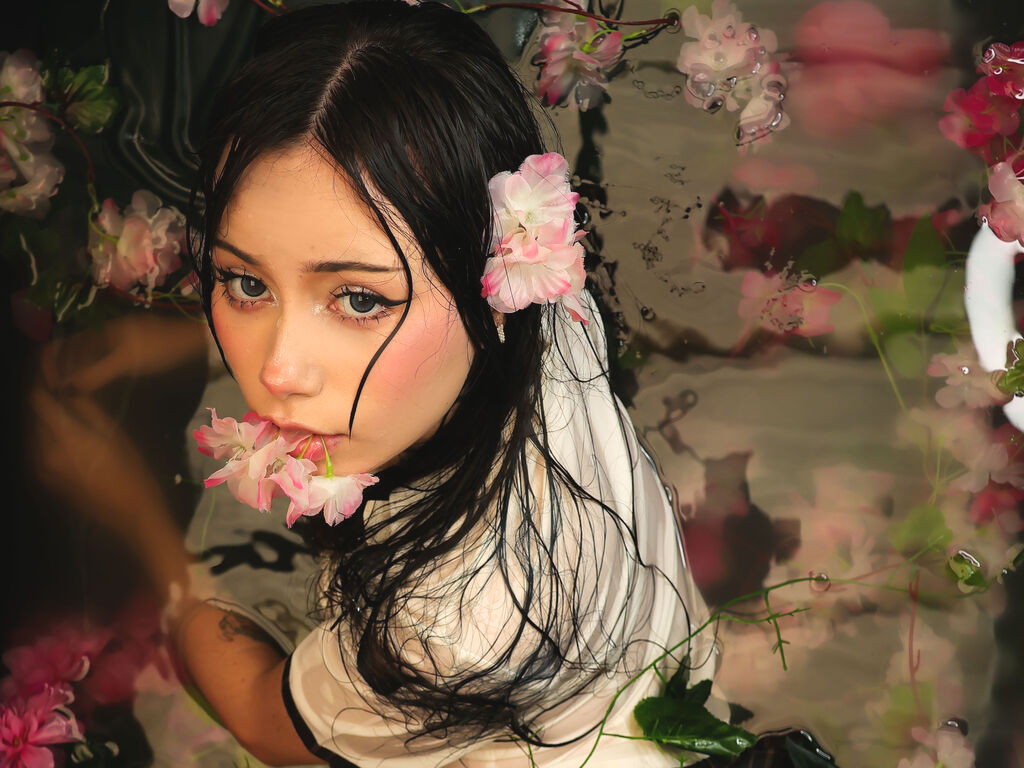 SukiiStark nude cam model profile photo