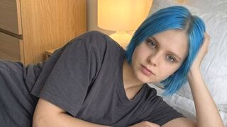 SundaySchwind 18 female naked cam model profile