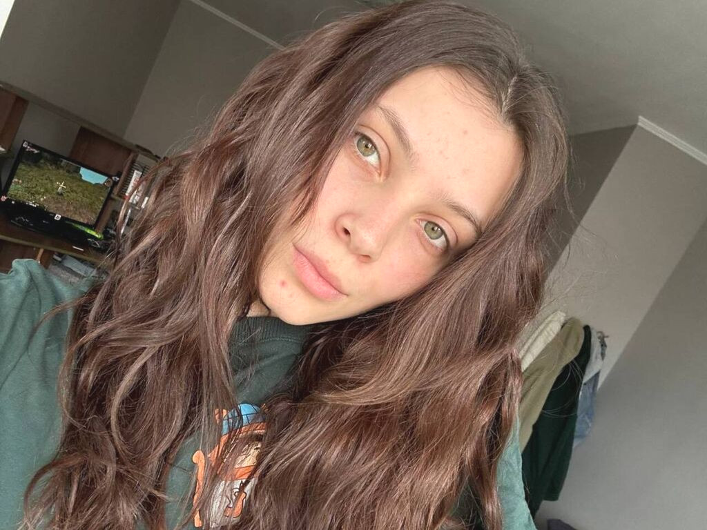 SuzieMayers nude cam model profile photo