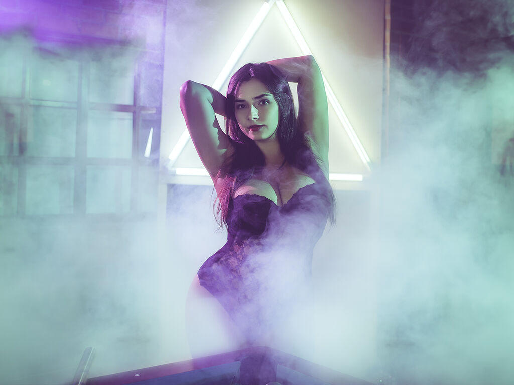 SuzyAmaya nude cam model profile photo
