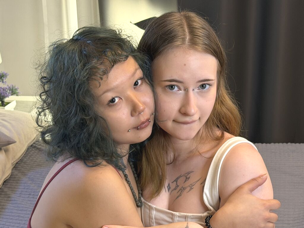 TempleAndSumiko nude cam model profile photo