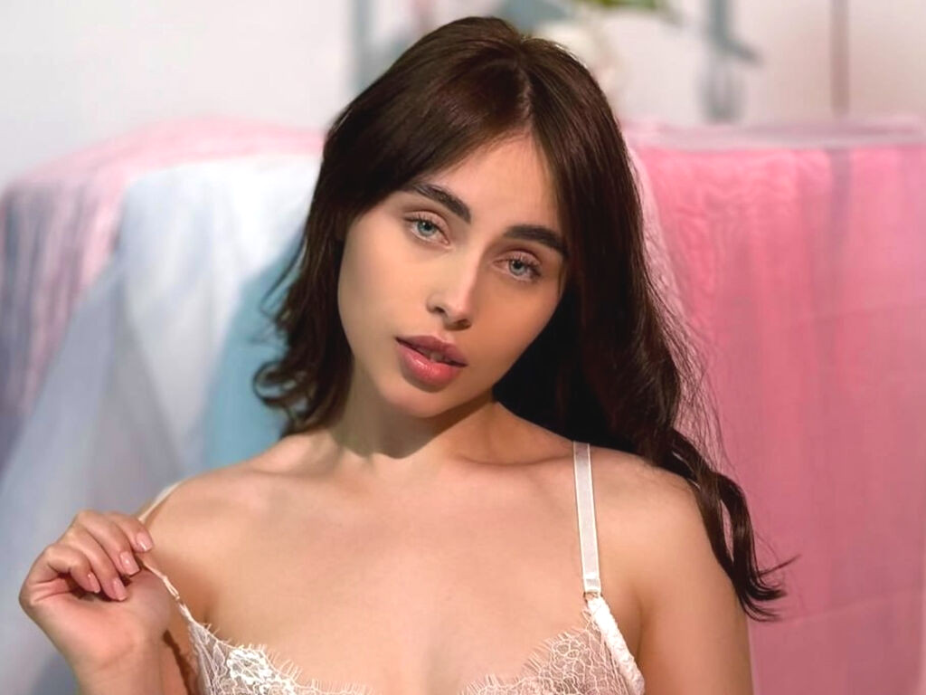 TessaPlombir nude cam model profile photo