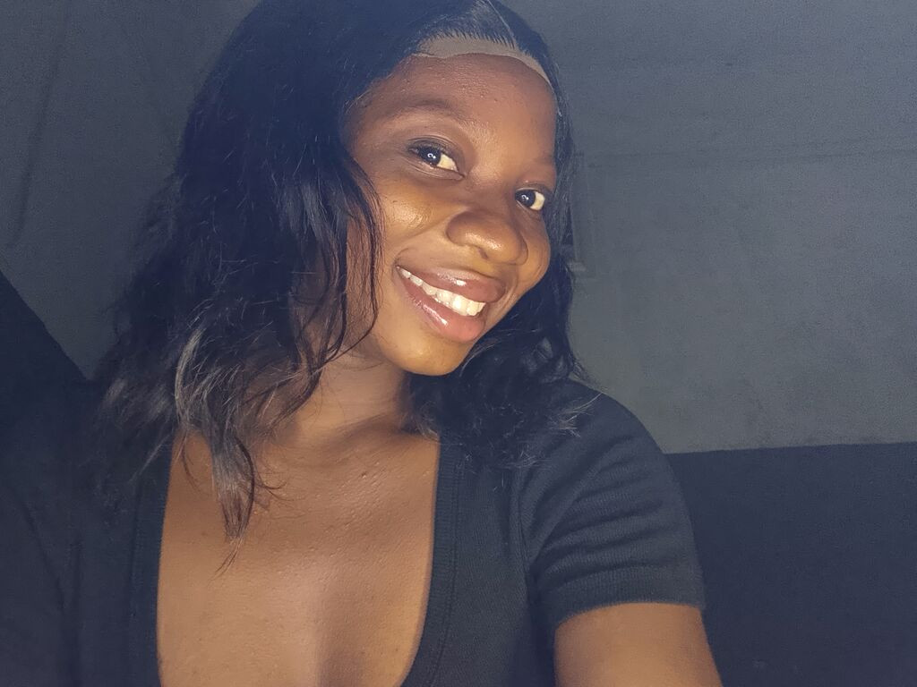 TinaReuben nude cam model profile photo