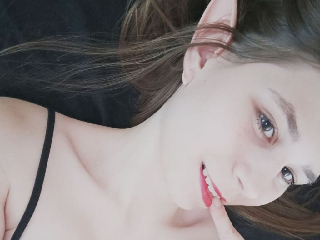 TinishaDubbert nude cam model profile photo
