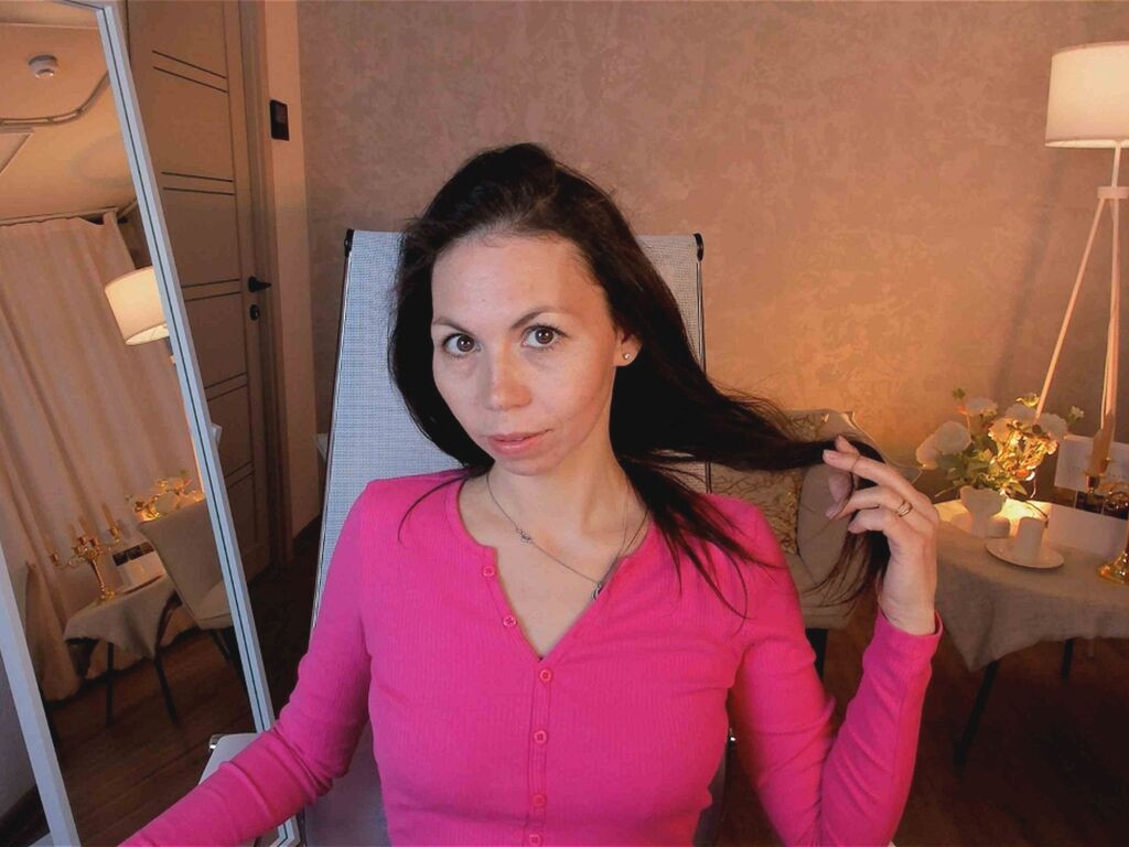 TrasyMorris naked cam model gallery photo