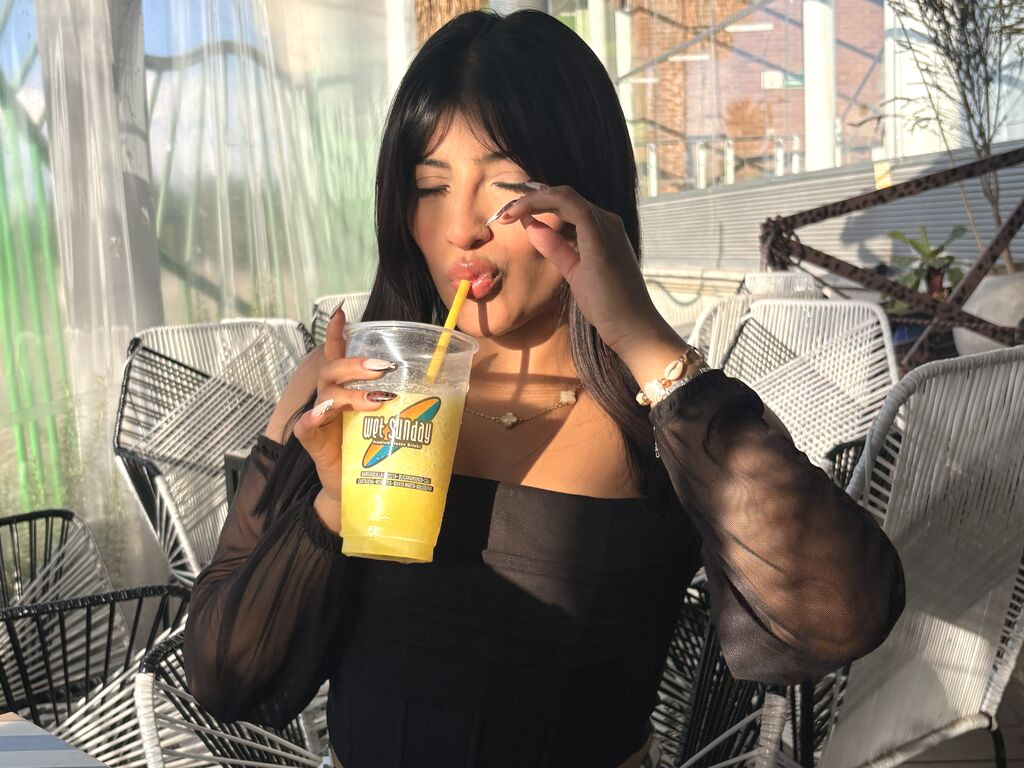 ValeSantana nude cam model profile photo
