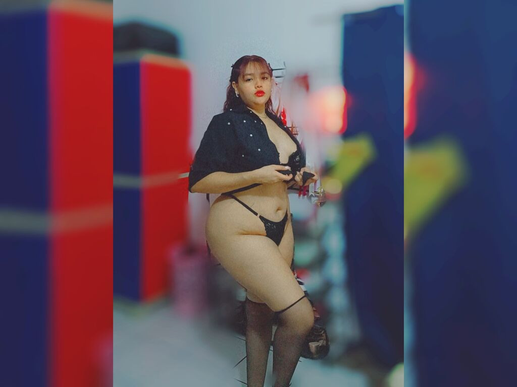 ValeryGlez Naked